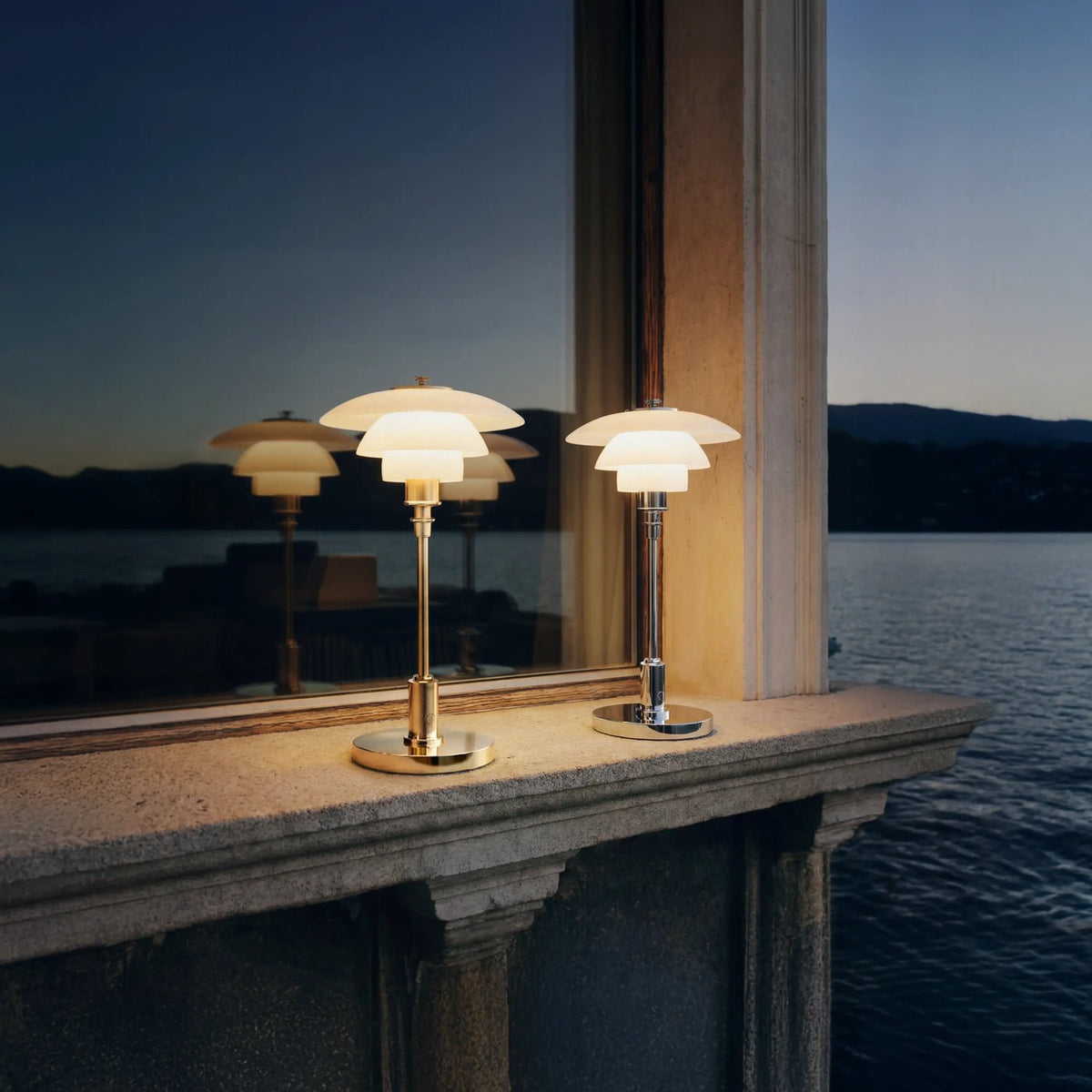Lampe portable en aluminium chromé 11x16x29cm PH1/1 - Louis Poulsen - The Cool Republic