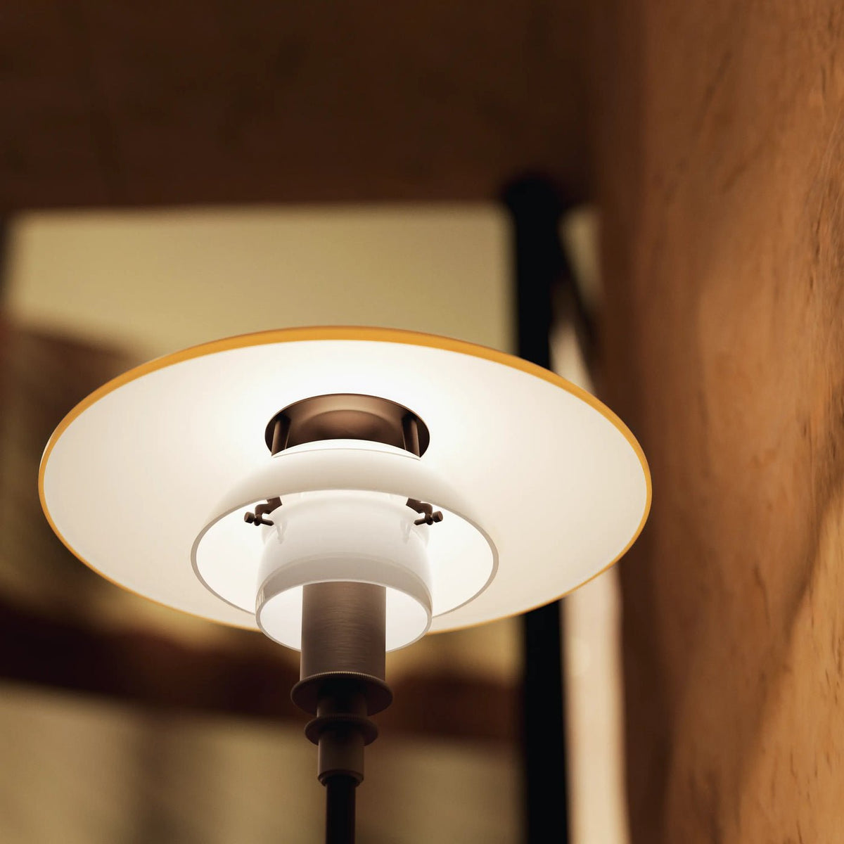 Lampe portable en laiton bruni et verre orange 28x47cm Centenary - Louis Poulsen - The Cool Republic