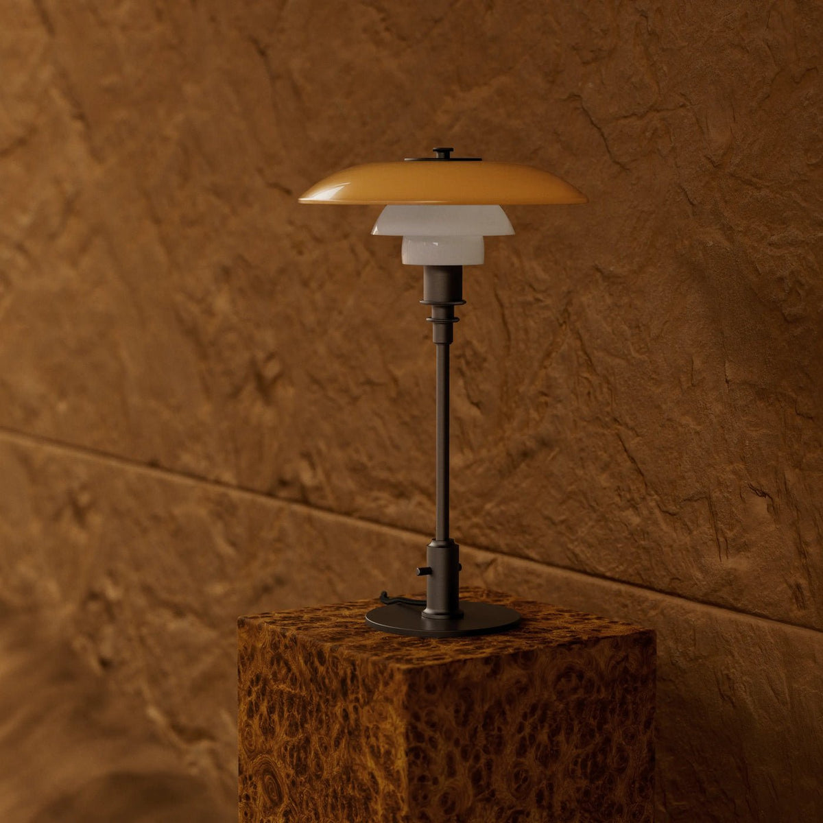 Lampe portable en laiton bruni et verre orange 28x47cm Centenary - Louis Poulsen - The Cool Republic