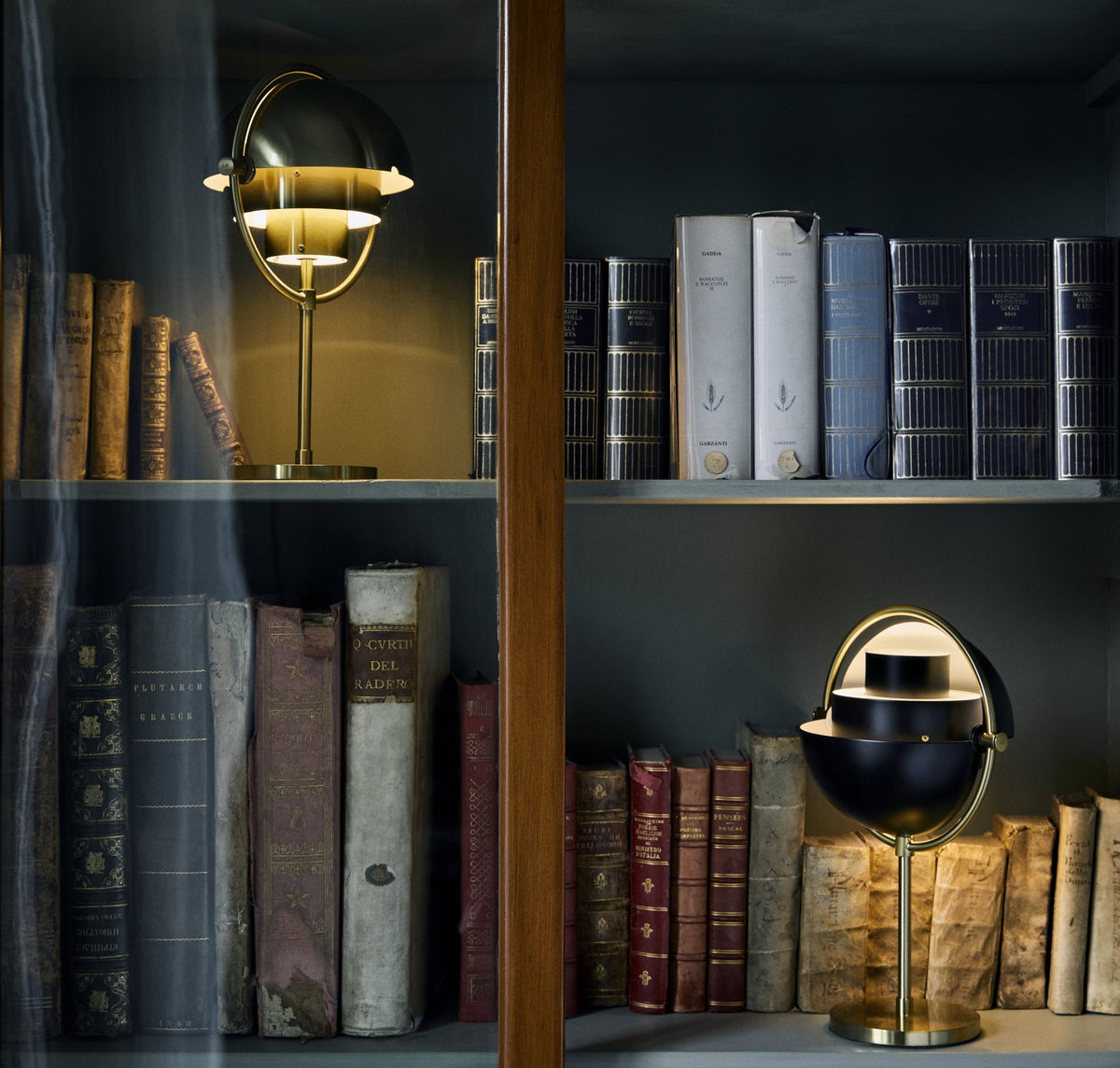 Lampe portable en laiton doré Multi-Lite - Gubi - The Cool Republic