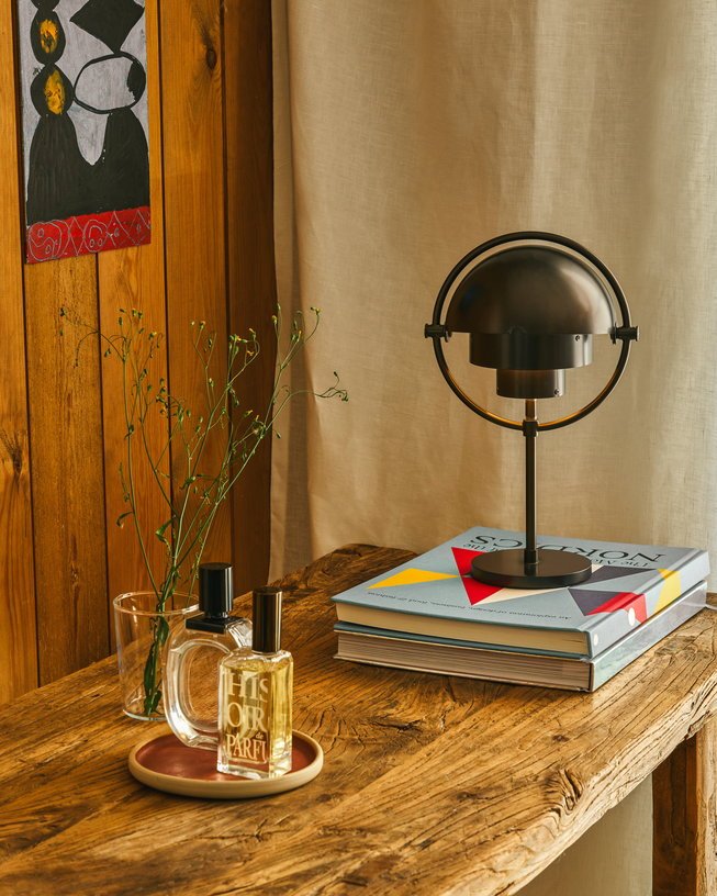Lampe portable en laiton noir et métal noir Multi - Lite - Gubi - The Cool Republic
