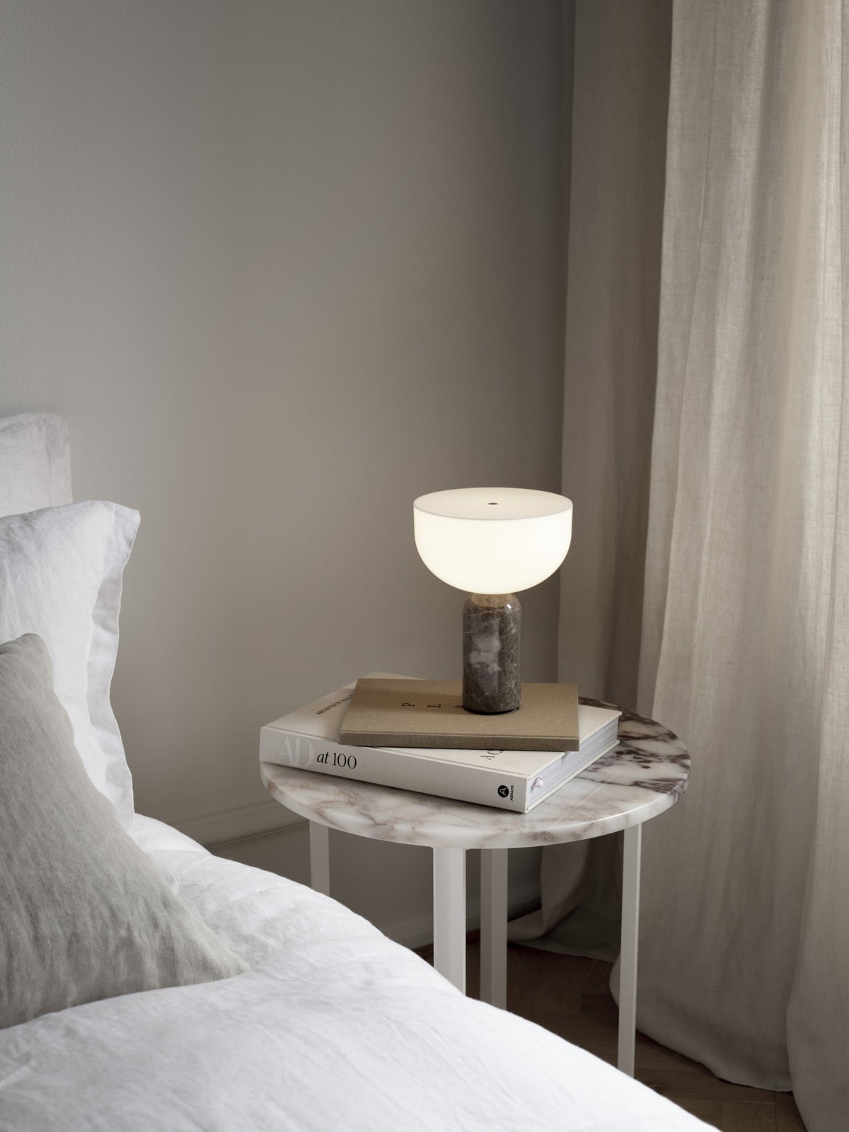 Lampe portable en marbre gris 24 cm Kizu - New Works - The Cool Republic