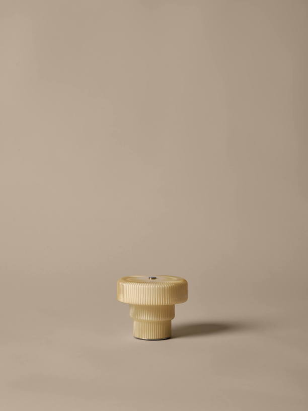 Lampe portable en verre peint beige 12x10,2cm Ripple - Ferm Living - The Cool Republic