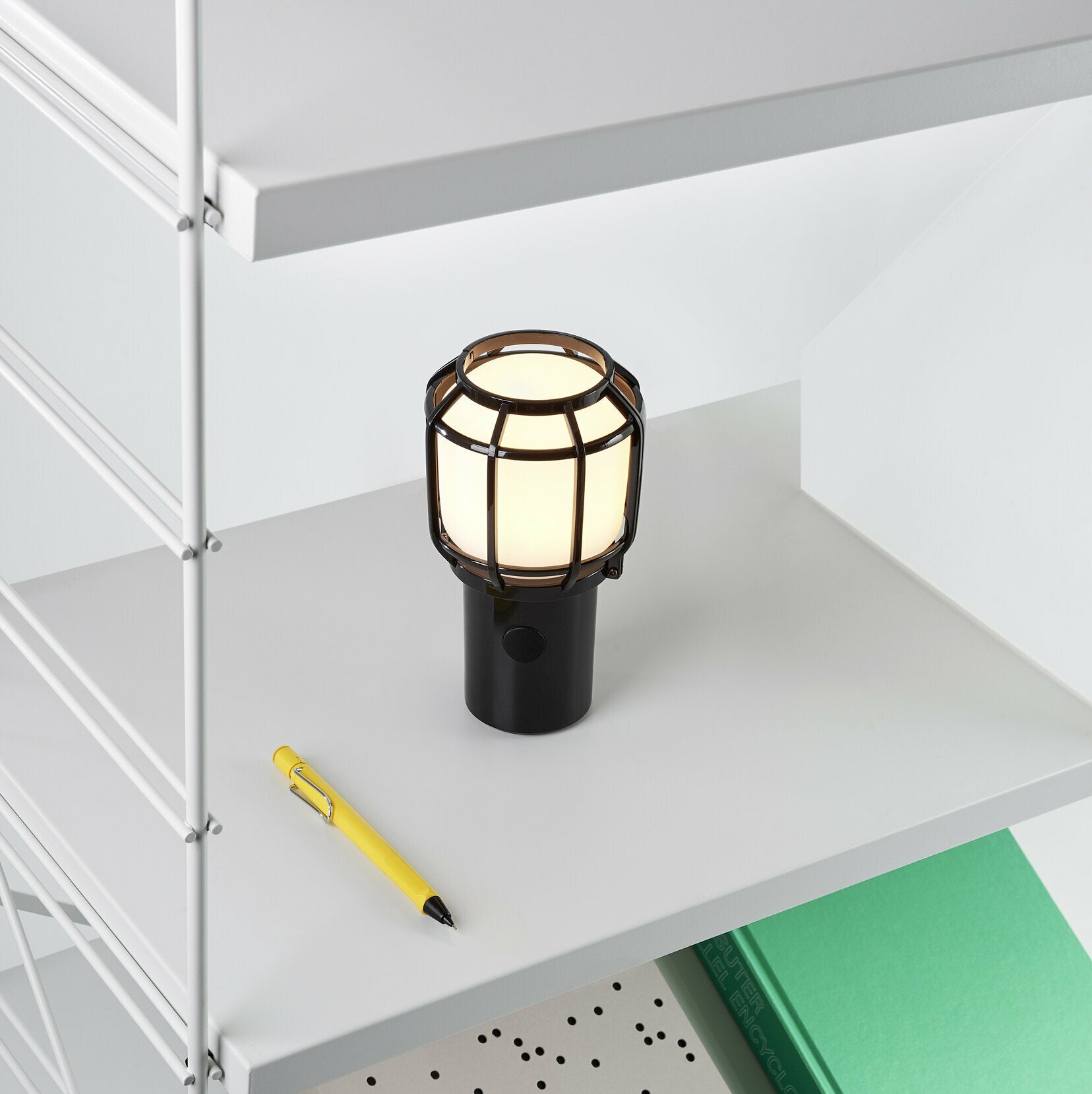 Lampe portable noire Chispa - Marset - The Cool Republic