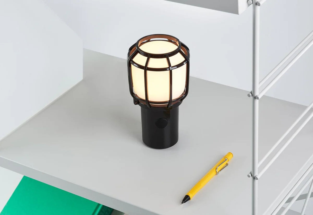 Lampe portable noire Chispa - Marset - The Cool Republic
