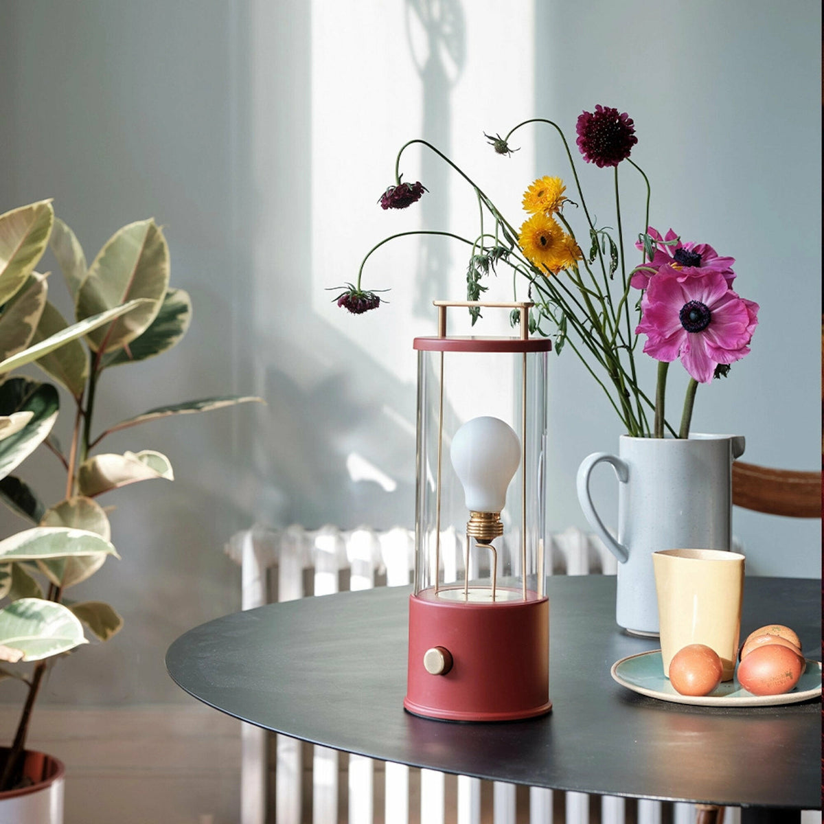 Lampe sans fil en aluminium rouge Pomona 13,5 x 12,5 cm The Muse x Farrow & Ball - Tala - The Cool Republic