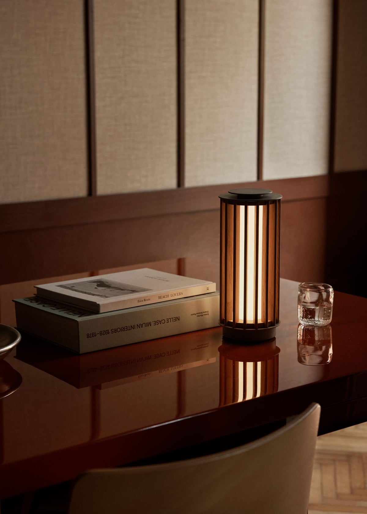 Lampe sans fil en chêne laqué et aluminium vieilli gris 25,5cm Numbra TY3 - &tradition — vue 13