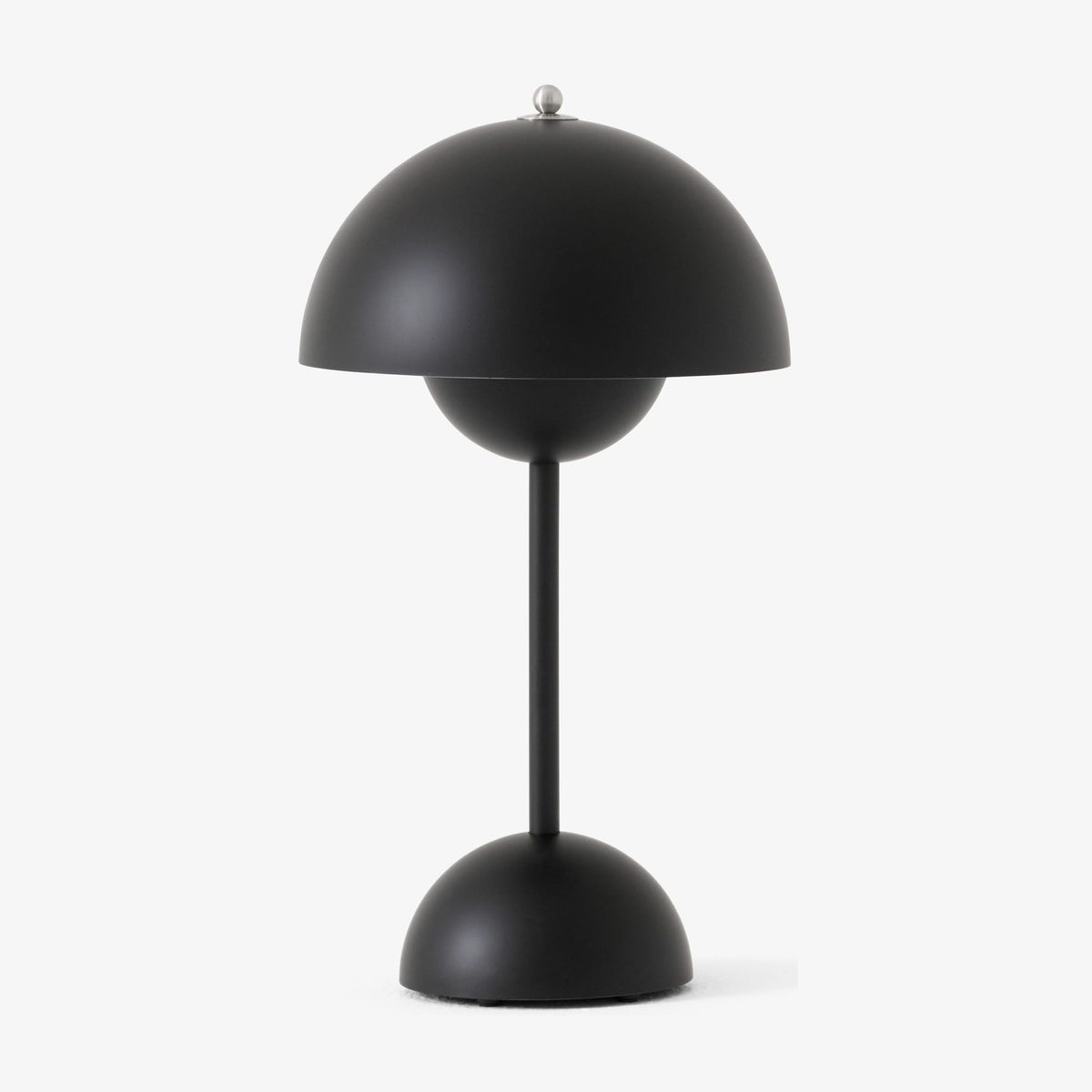 Lampe sans fil en plastique et acier noir mate 29,5cm Flowerpot VP9 - &tradition - The Cool Republic