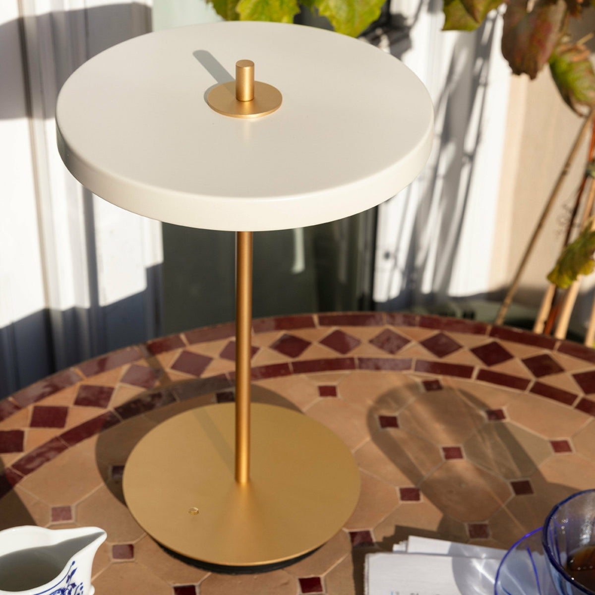 Lampe sans fil grise Asteria Move - UMAGE - The Cool Republic