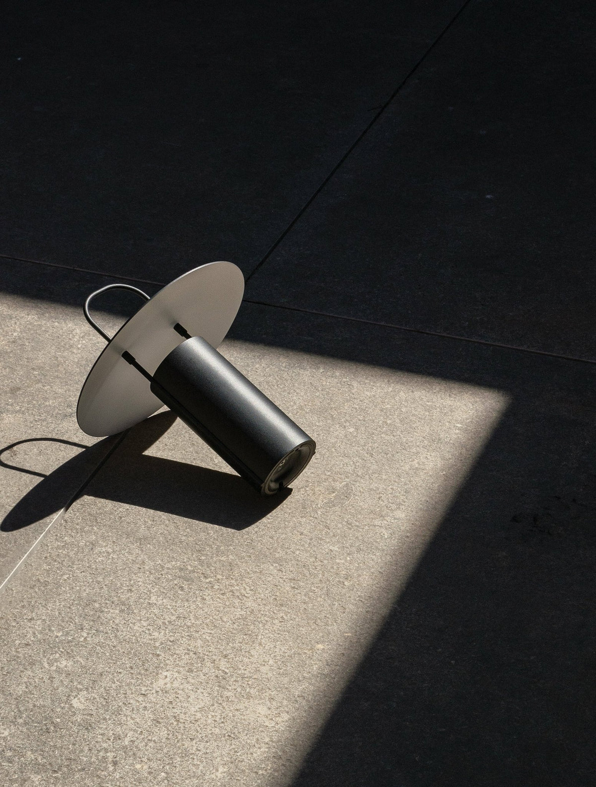 Black cordless lamp 26 x 22 cm Ray - Audo - The Cool Republic