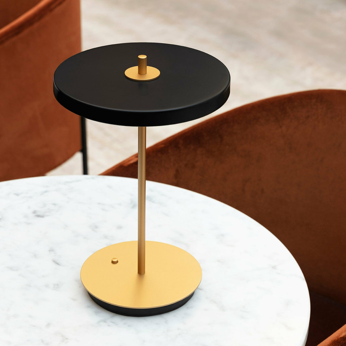 Lampe sans fil noire Asteria Move - UMAGE - The Cool Republic