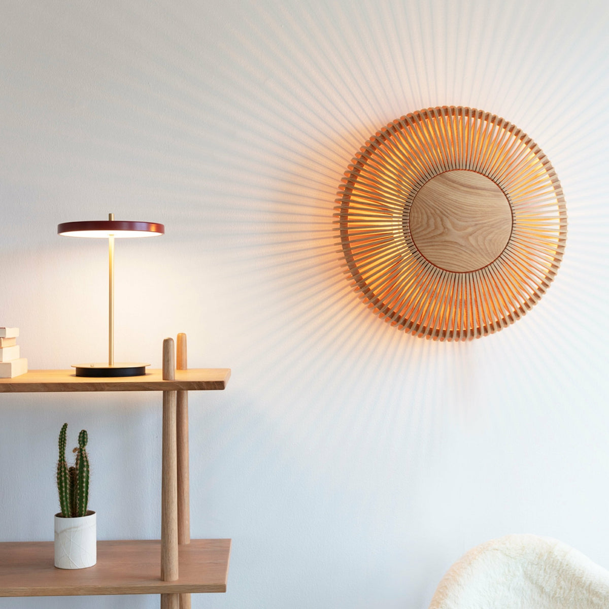 Lampe sans fil rouge Asteria Move - UMAGE - The Cool Republic