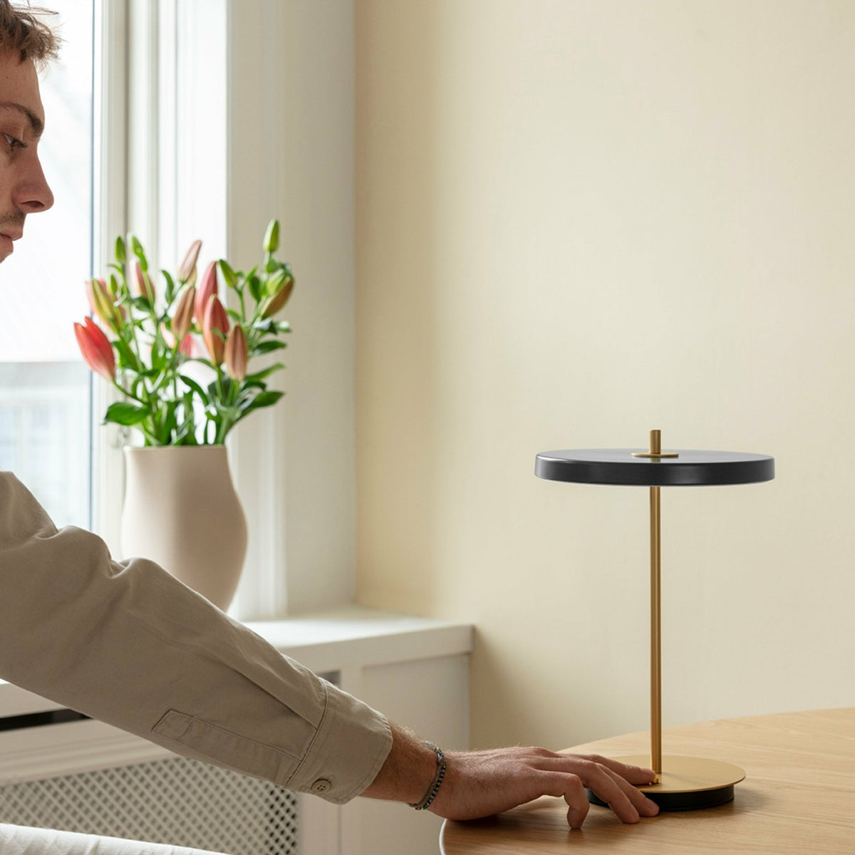 Lampe sans fil rouge Asteria Move - UMAGE - The Cool Republic