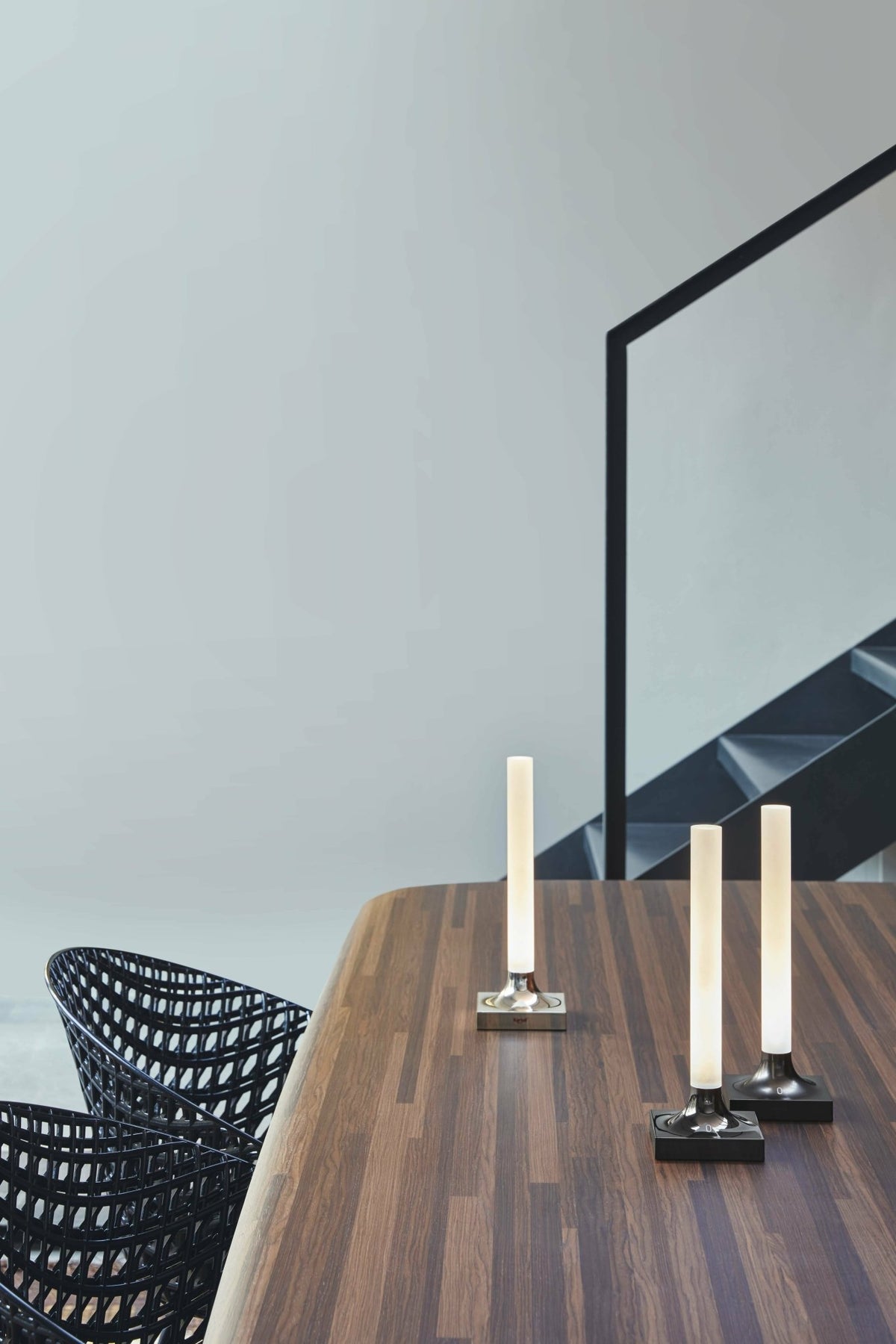 Lampe sans fil titane chromé GOODNIGHT - Kartell - The Cool Republic