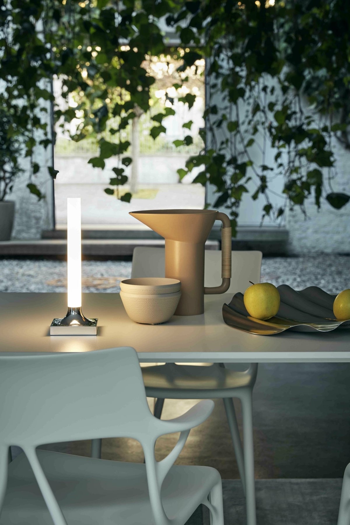 Lampe sans fil titane chromé GOODNIGHT - Kartell - The Cool Republic