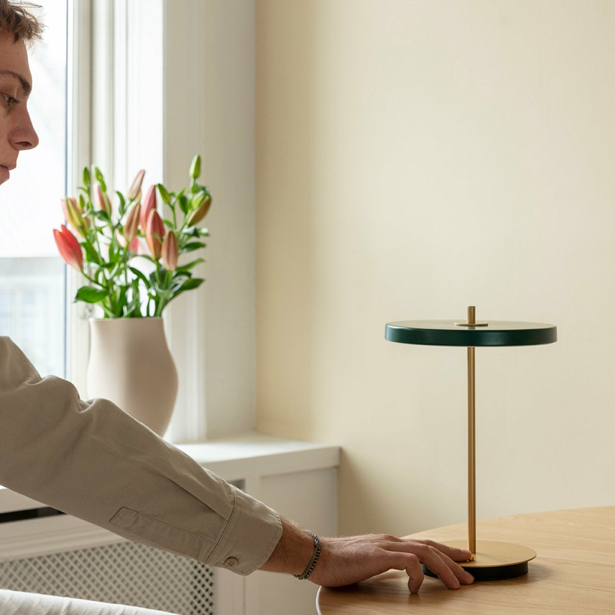 Lampe sans fil verte Asteria Move - UMAGE - The Cool Republic