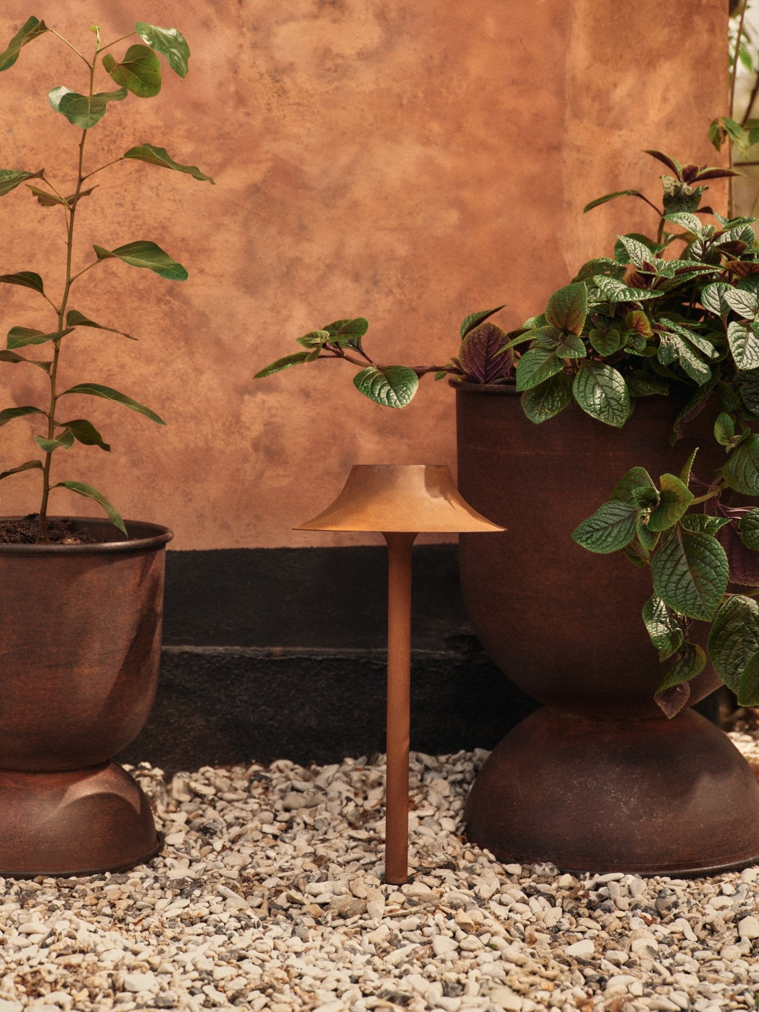 Lampe solaire extérieure en acier corten Cortivo - Rouille - Ferm Living - The Cool Republic