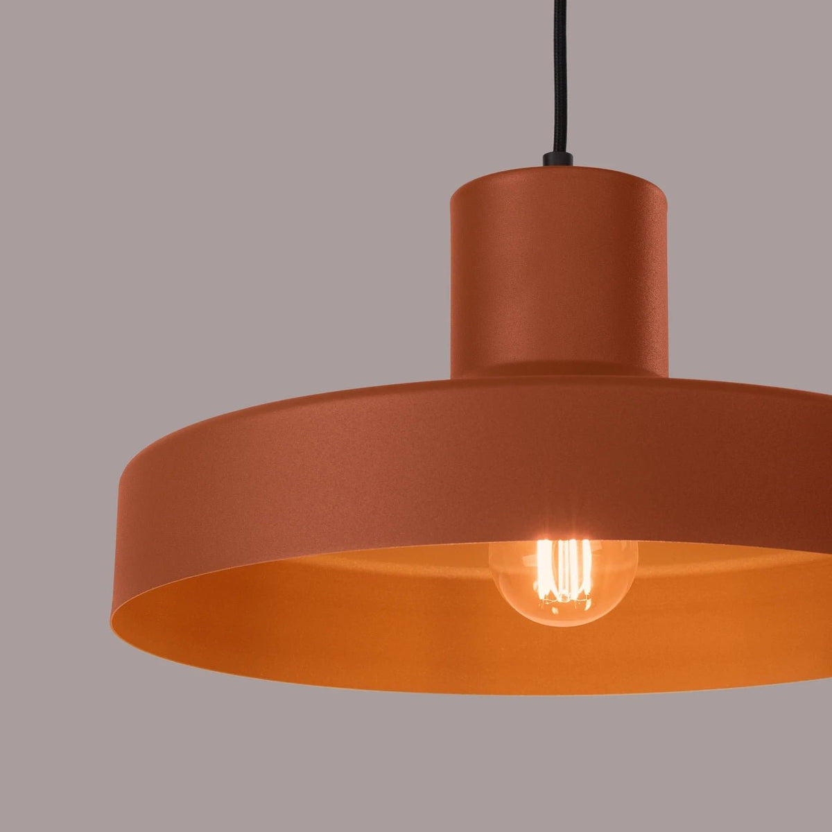 Lampe suspendue en acier rouge ocre 35x120cm Bilo - Sollux - The Cool Republic