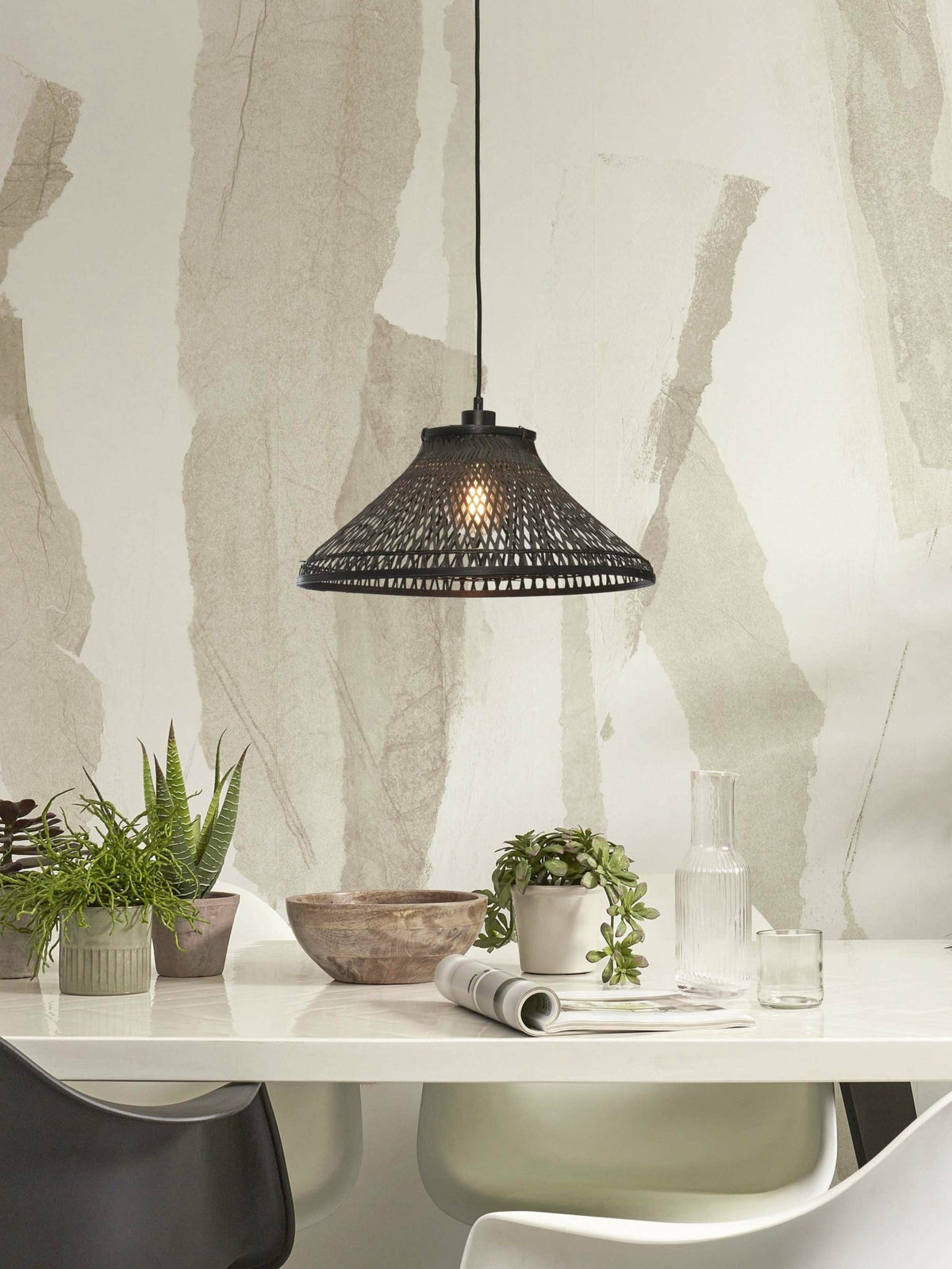 Lampe suspendue en bambou de tahiti noir 45x20 cm Tahiti - Good & Mojo - The Cool Republic