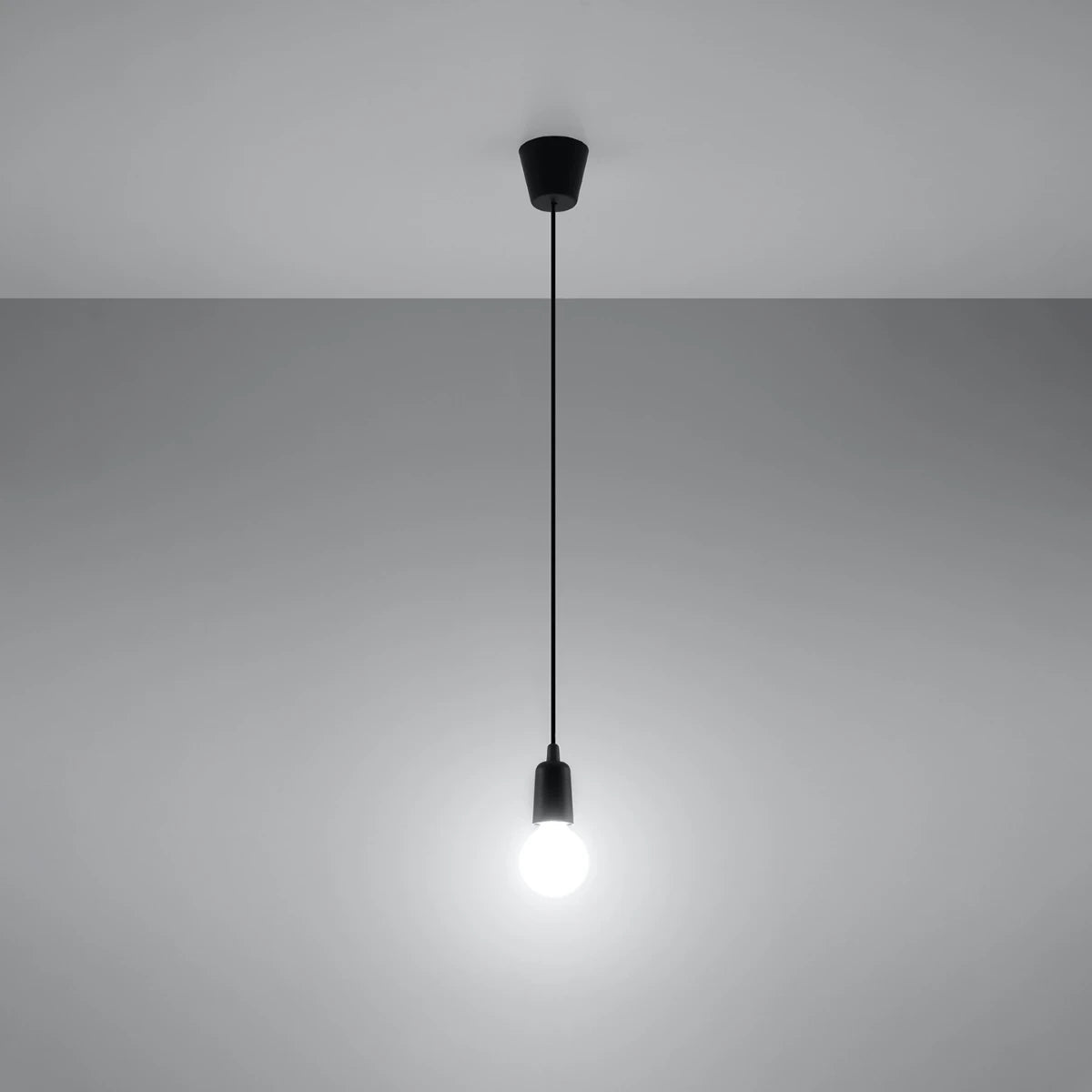 Lampe suspendue en pvc noir 9x90cm Diego 1 - Sollux - The Cool Republic