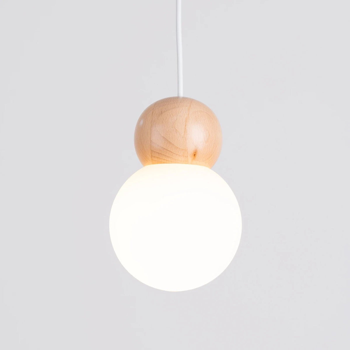 Lampe suspendue en verre et bois blanc Pekka 1 - Sollux - The Cool Republic