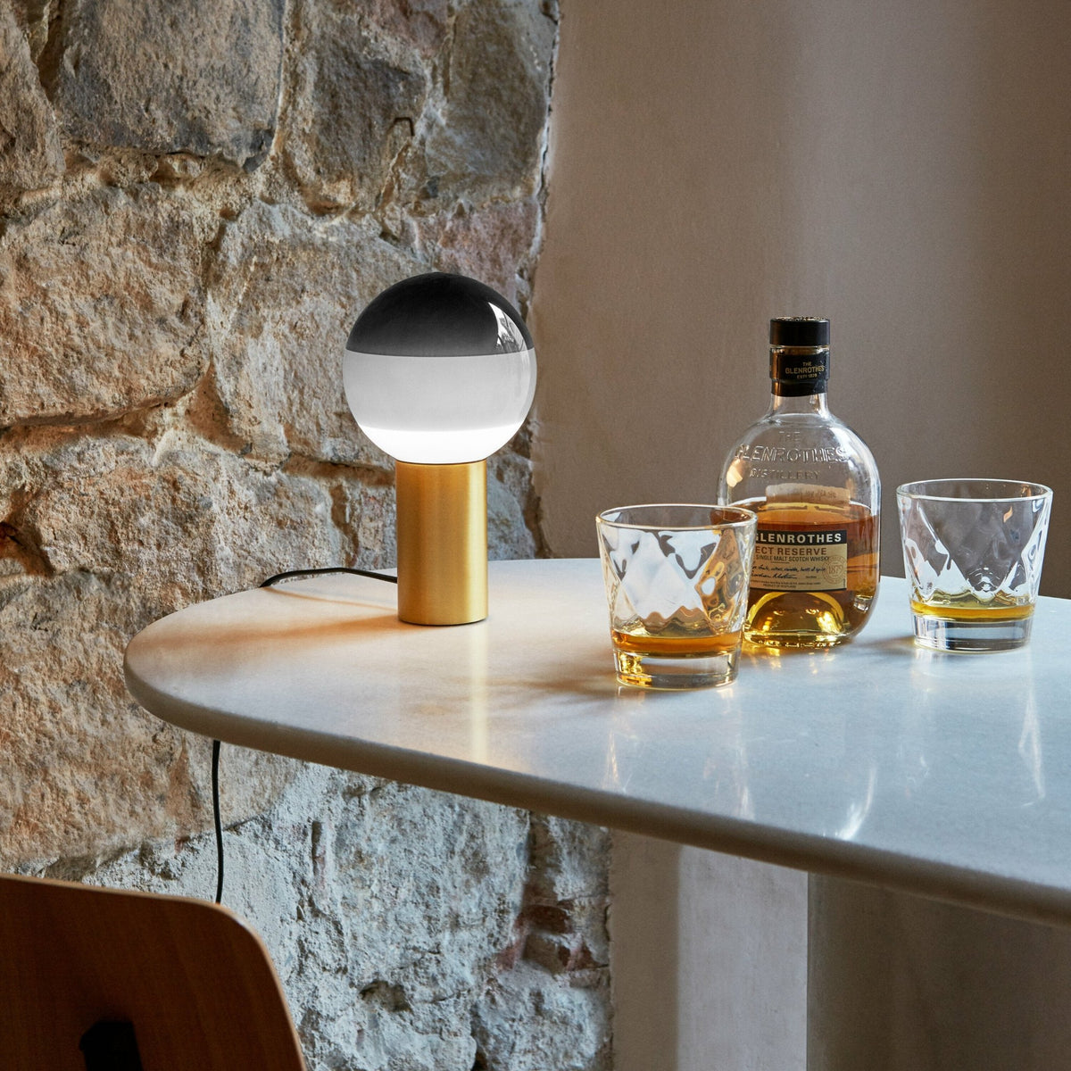 Lampe verte pied laiton 36 cm Dipping Light - Marset - The Cool Republic