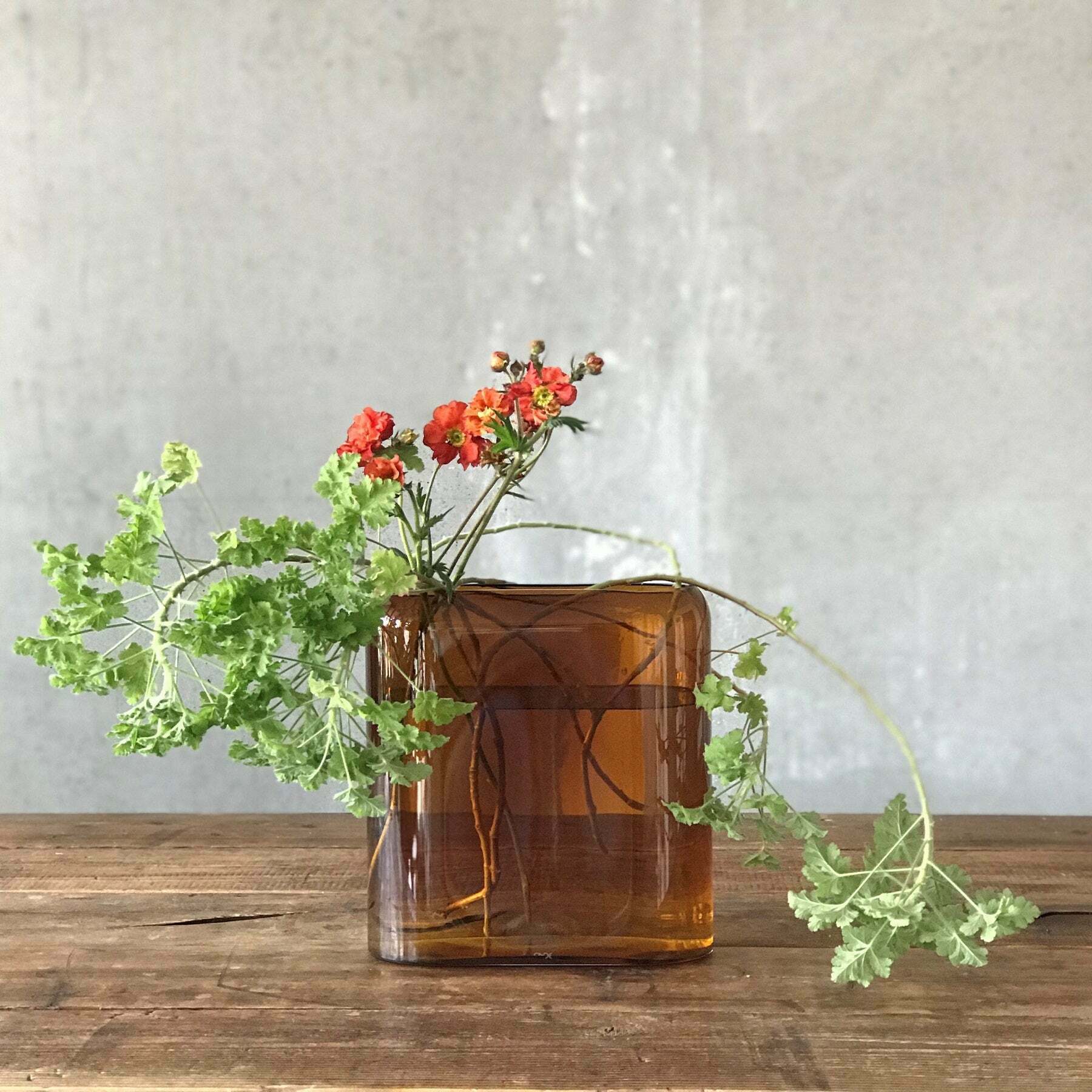Layers Vase Medium En Blanc Opale - Nude Glass - The Cool Republic