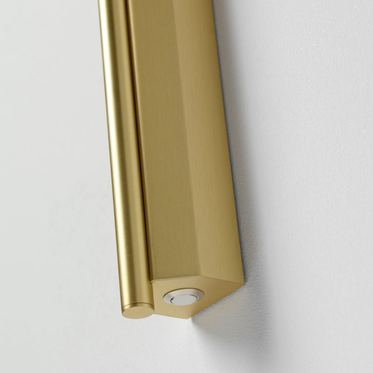 Liseuse murale en laiton M Link - CVL Luminaires - The Cool Republic