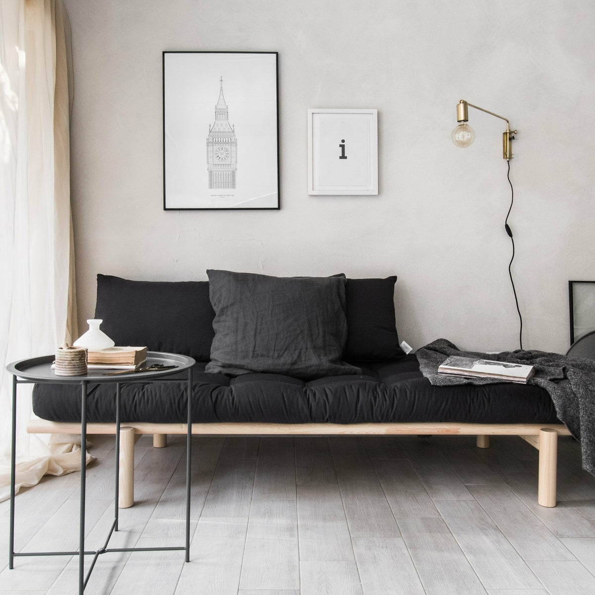 Lit de jour en bois clair et matelas lin Pace - Karup Design - The Cool Republic