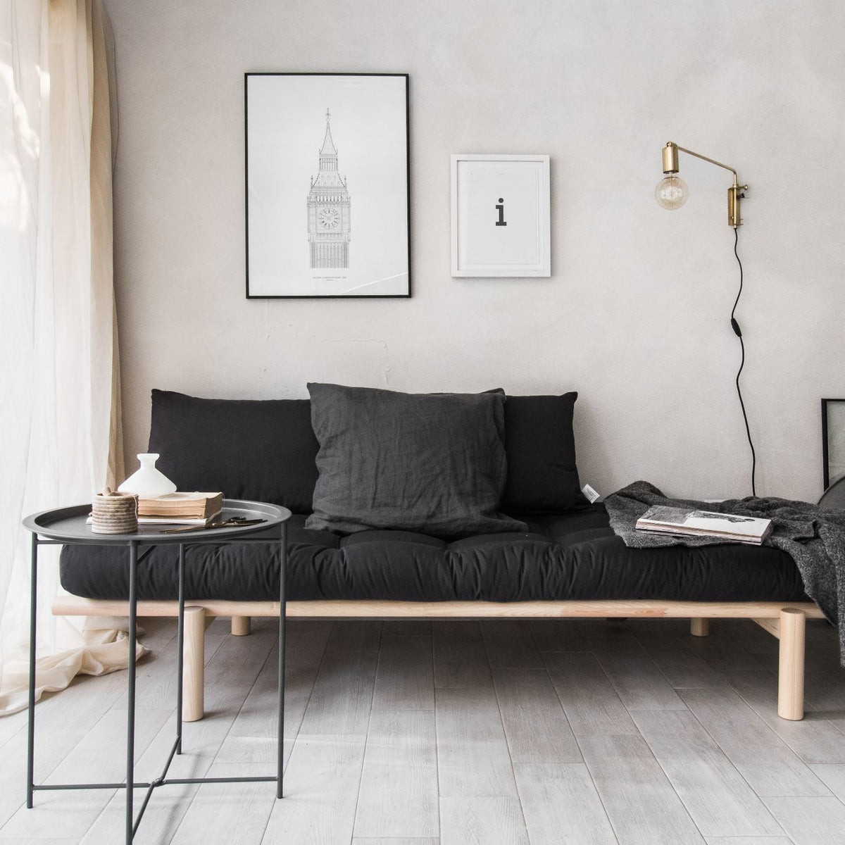 Lit de jour en bois naturel et matelas vert olive Pace - Karup Design - The Cool Republic