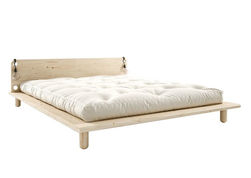 Lit en bois clair avec matelas écru et lampes de chevet 140x200cm Peek Double Latex - Karup Design - The Cool Republic