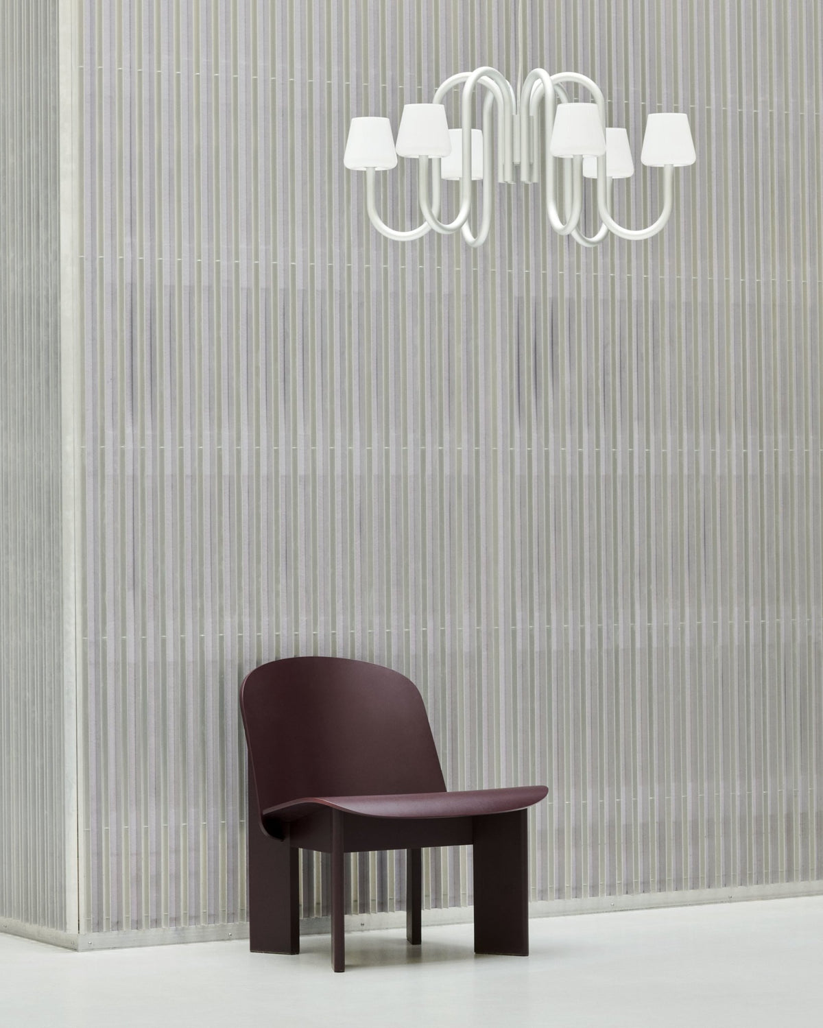 Lustre design 6 bras et abat-jours en verre opale soufflé bouche 745 Apollo - Hay - The Cool Republic