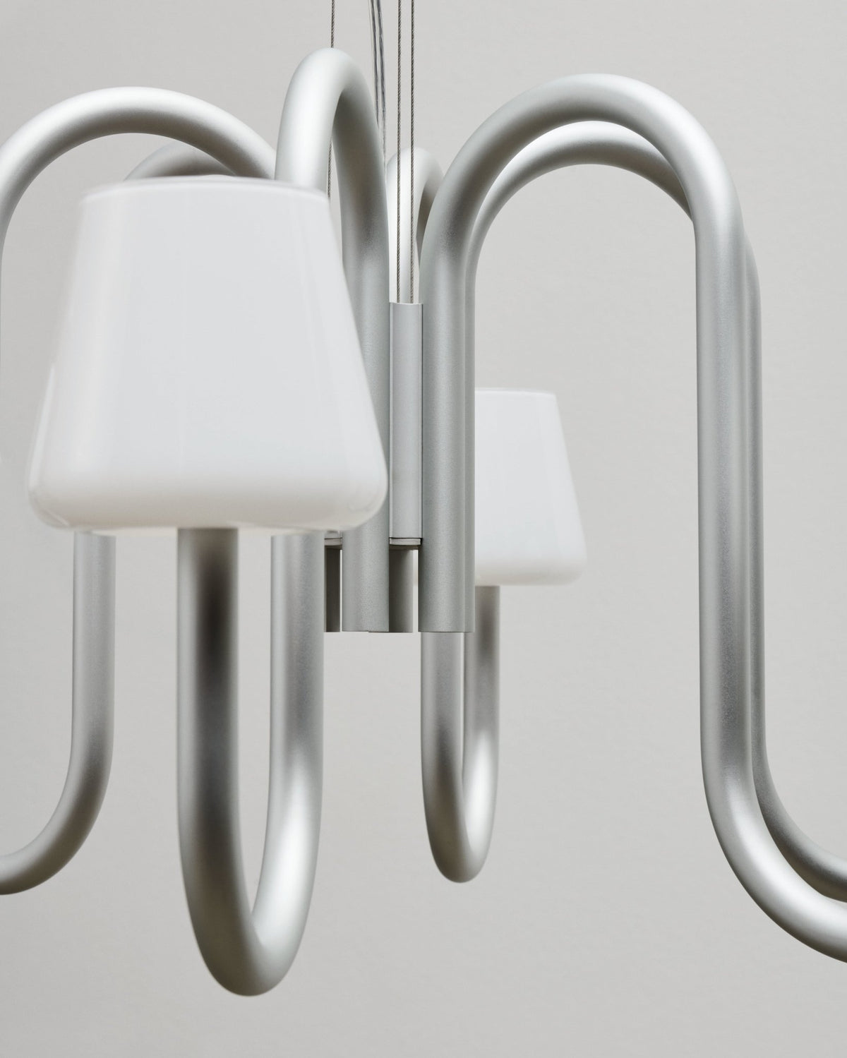 Lustre design 6 bras et abat-jours en verre opale soufflé bouche 745 Apollo - Hay - The Cool Republic