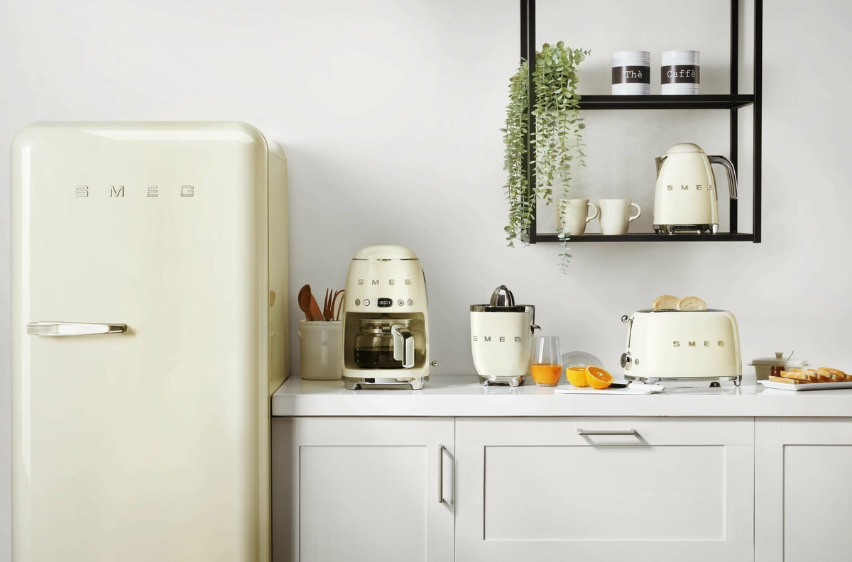 Machine à café Filtre crème 1,4 L Années 50 - Smeg - The Cool Republic