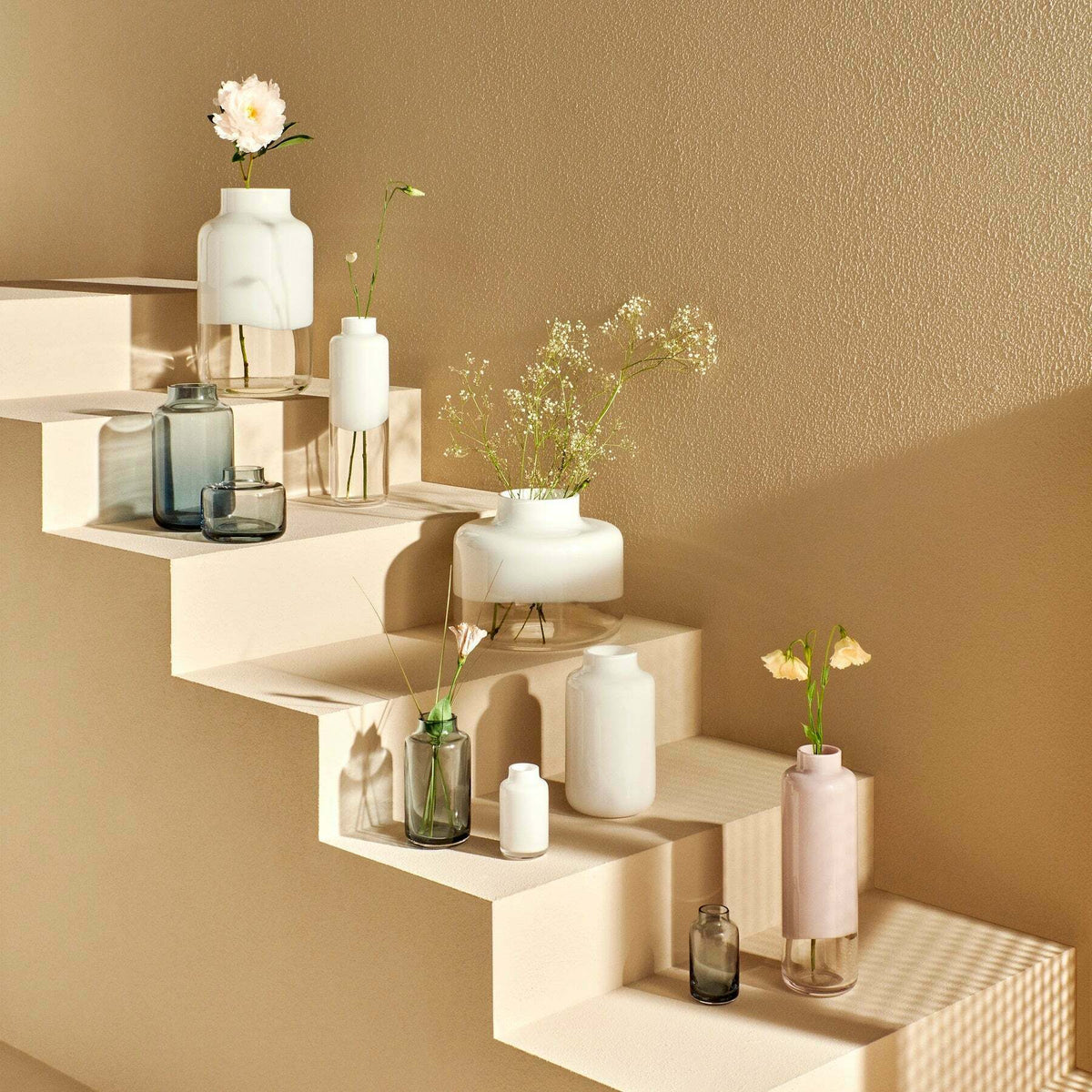 Magnolia Mini Vase Medium Blanc Opal - Nude Glass - The Cool Republic