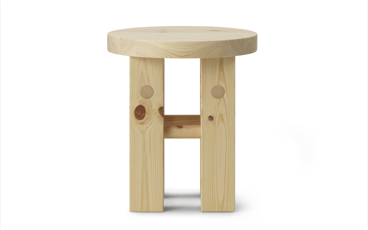 Sgabello Fyr in legno di pino 45 x 40 cm - Normann Copenhagen