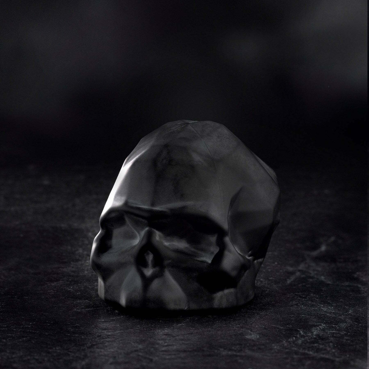 Memento Mori Crâne à facettes Noir sablé Petit - Nude Glass - The Cool Republic