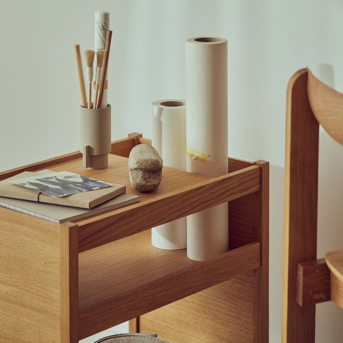 Meuble d'appoint de rangement en chêne 58x38x66cm - Form&Refine - The Cool Republic