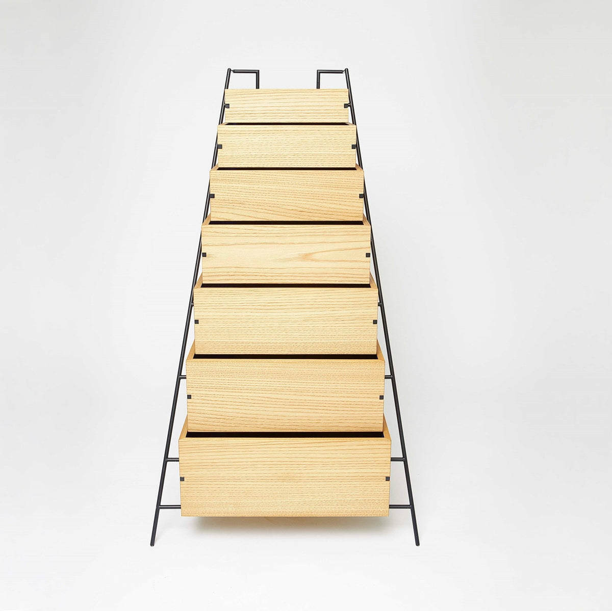 Meuble de rangement design en chêne à tiroirs Sutoa - Frama - The Cool Republic