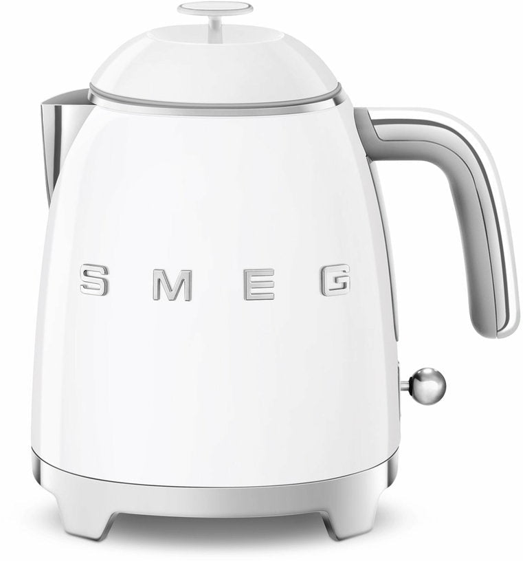 Mini bouilloire double paroi blanche 0,8 L Années 50 - Smeg - The Cool Republic