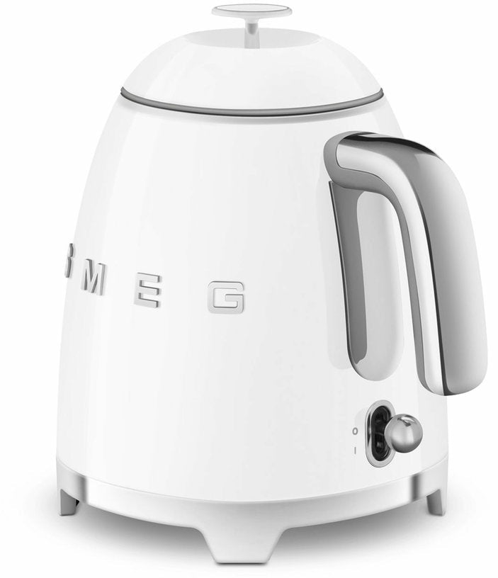 Mini bouilloire double paroi blanche 0,8 L Années 50 - Smeg - The Cool Republic