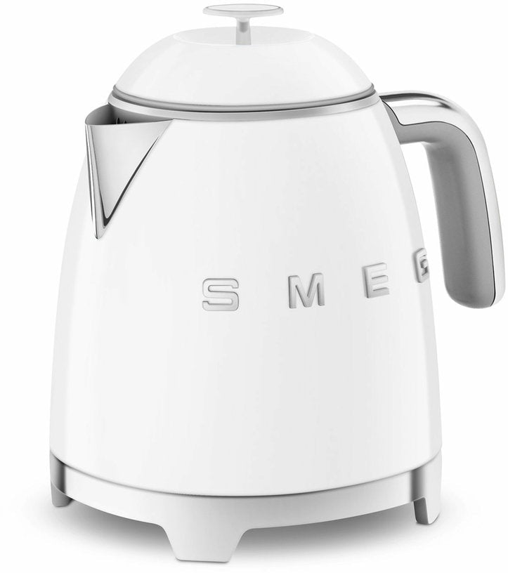 Mini bouilloire double paroi blanche 0,8 L Années 50 - Smeg - The Cool Republic