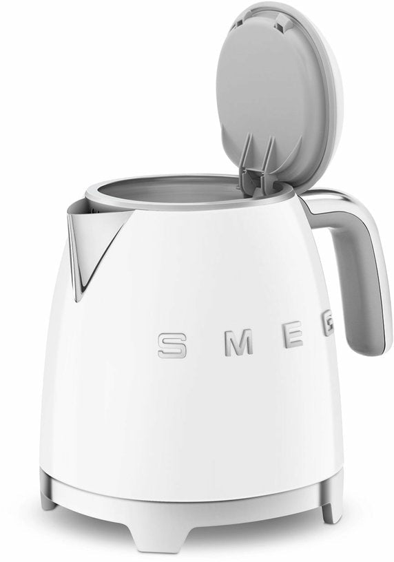 Mini bouilloire double paroi blanche 0,8 L Années 50 - Smeg - The Cool Republic
