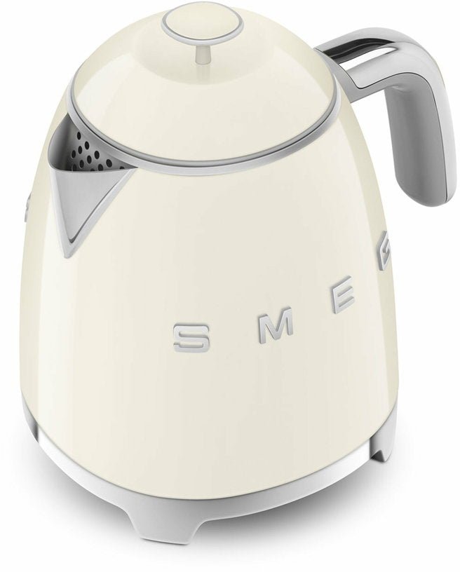Mini bouilloire double paroi crème 0,8 L Années 50 - Smeg - The Cool Republic