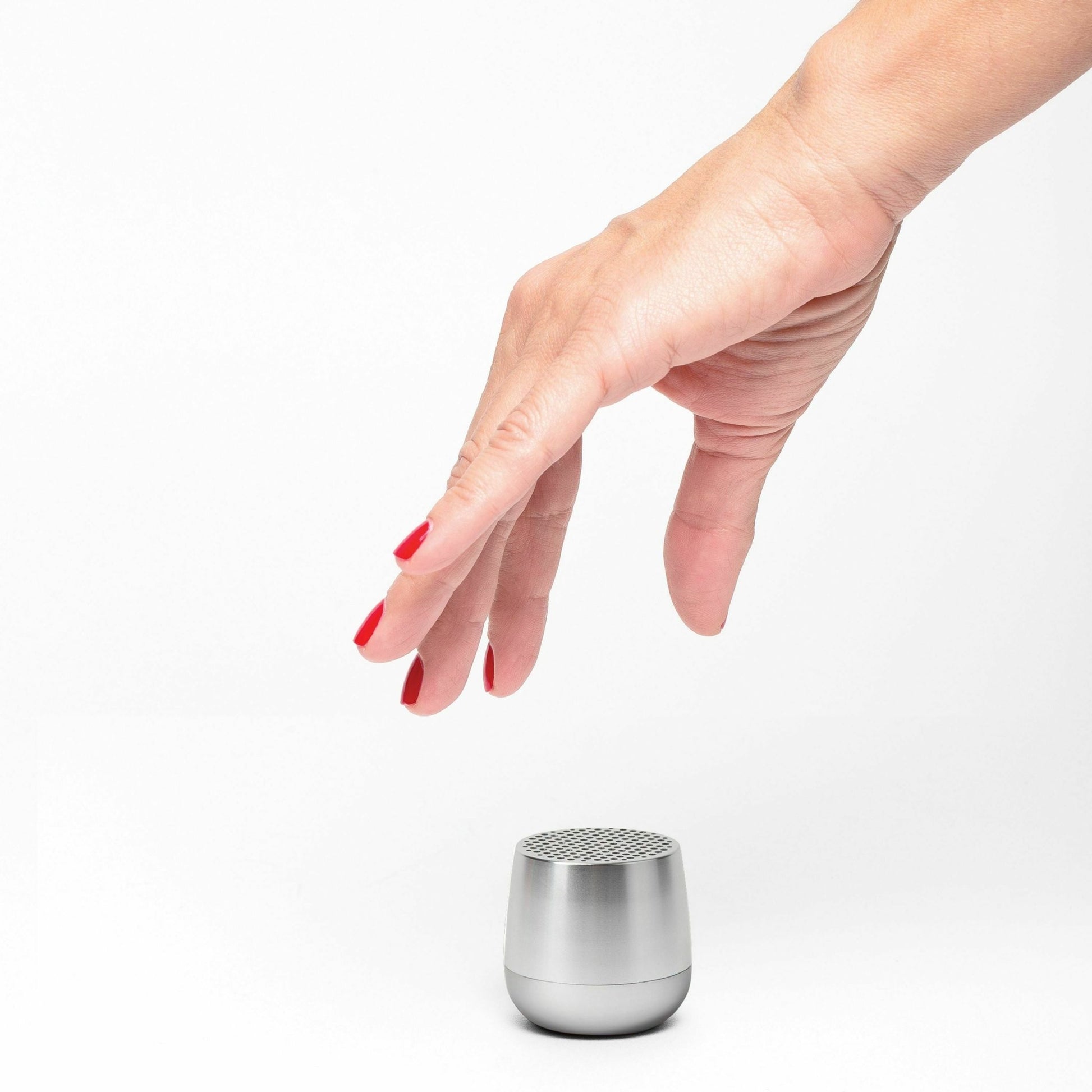 Mini enceinte bluetooth argentée Mino+ - Lexon Design - The Cool Republic