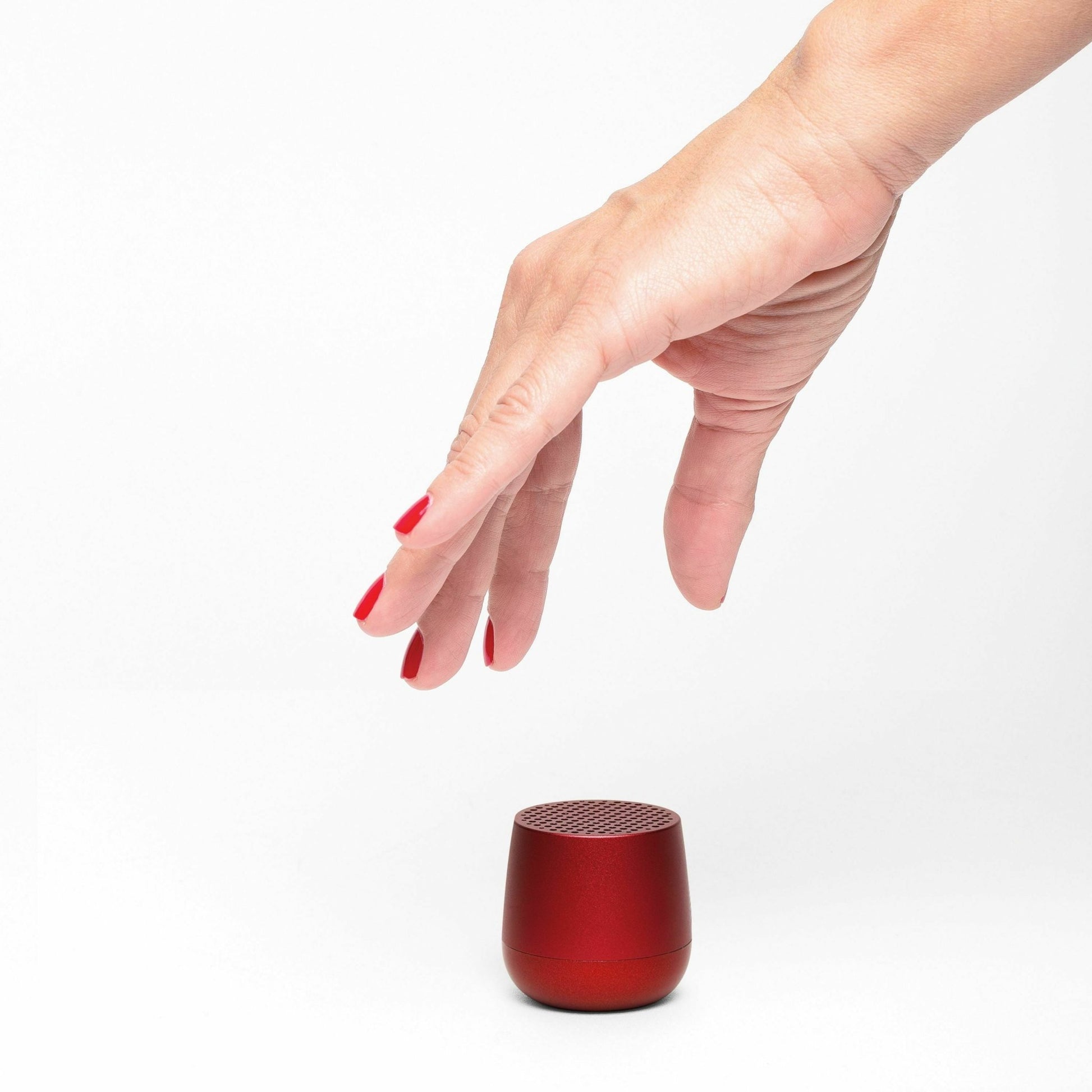 Mini enceinte bluetooth rouge Mino+ - Lexon Design - The Cool Republic