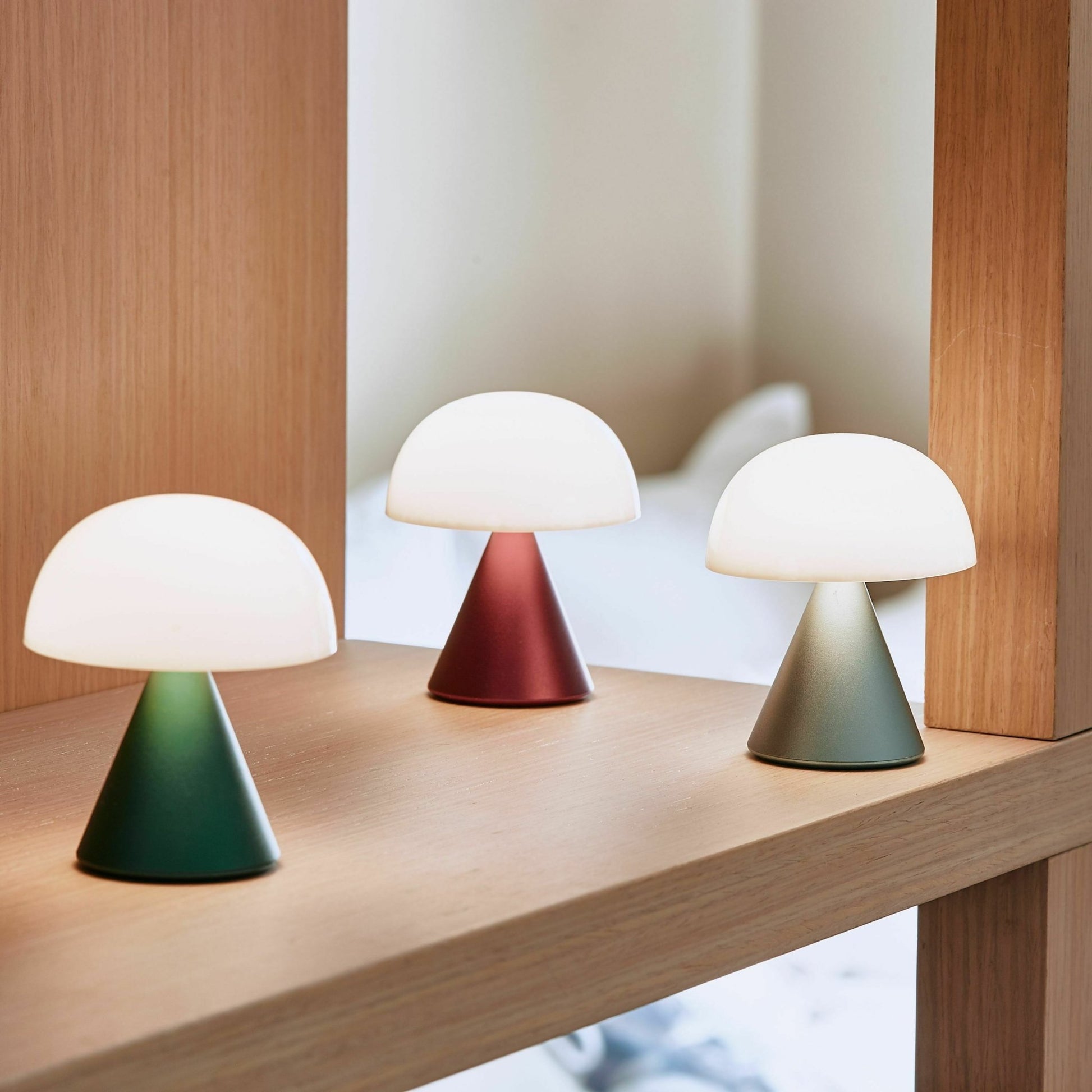 Mini lampe LED blanche Mina - Lexon Design - The Cool Republic