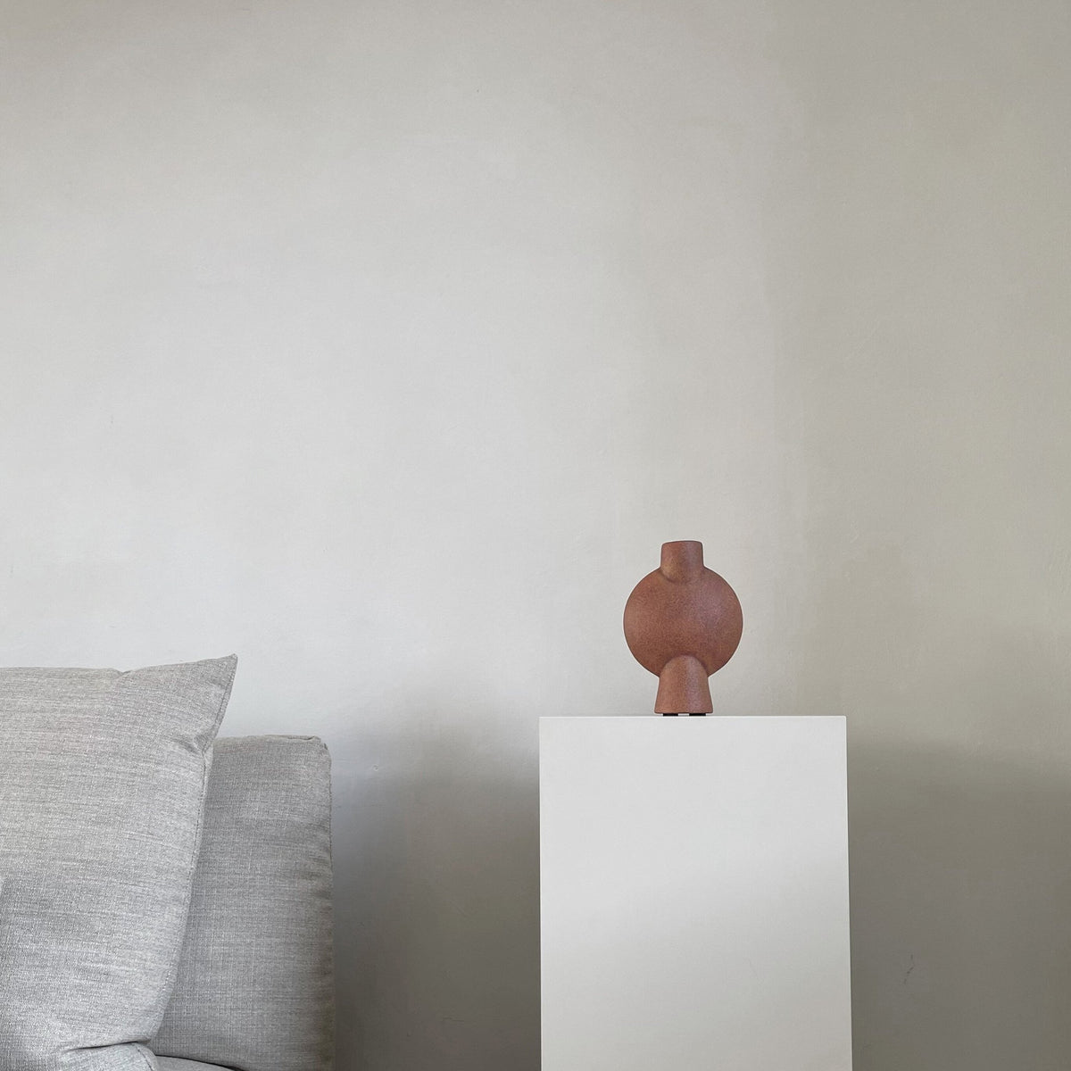 Mini vase rond terre cuite Sphere - 101 Copenhagen - The Cool Republic
