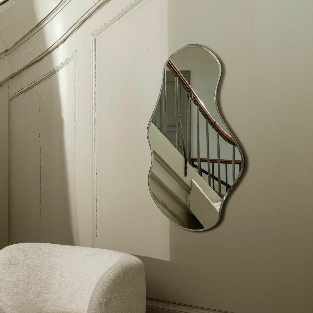Miroir aux formes organiques doré 110 cm Pond - Ferm Living - The Cool Republic