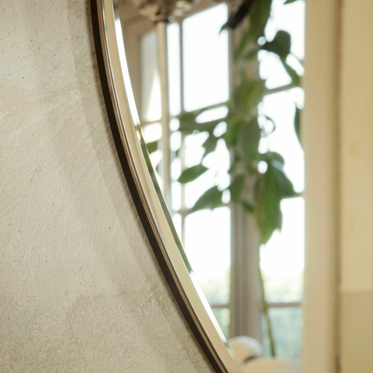 Miroir aux formes organiques en laiton doré 50 cm Pond - Ferm Living - The Cool Republic